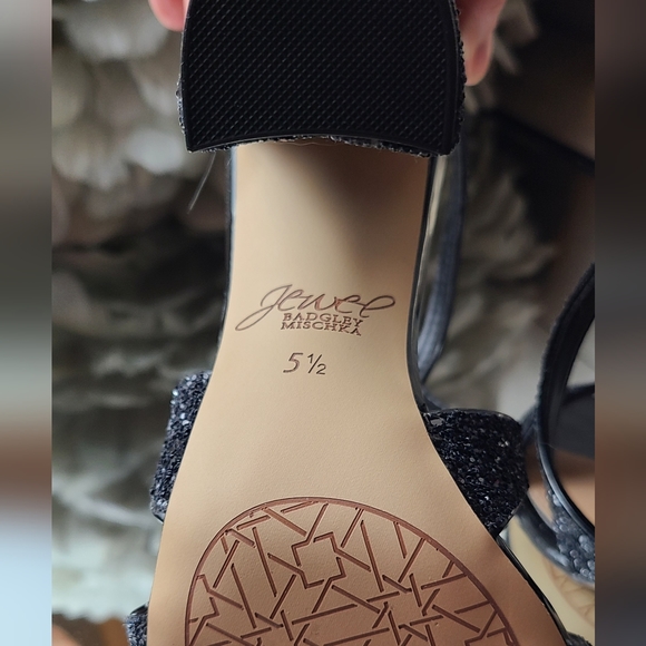 Jewel by Badgley Mischka sandals - Picture 6 of 7